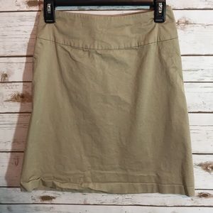 • Banana Republic Tan Skirt •